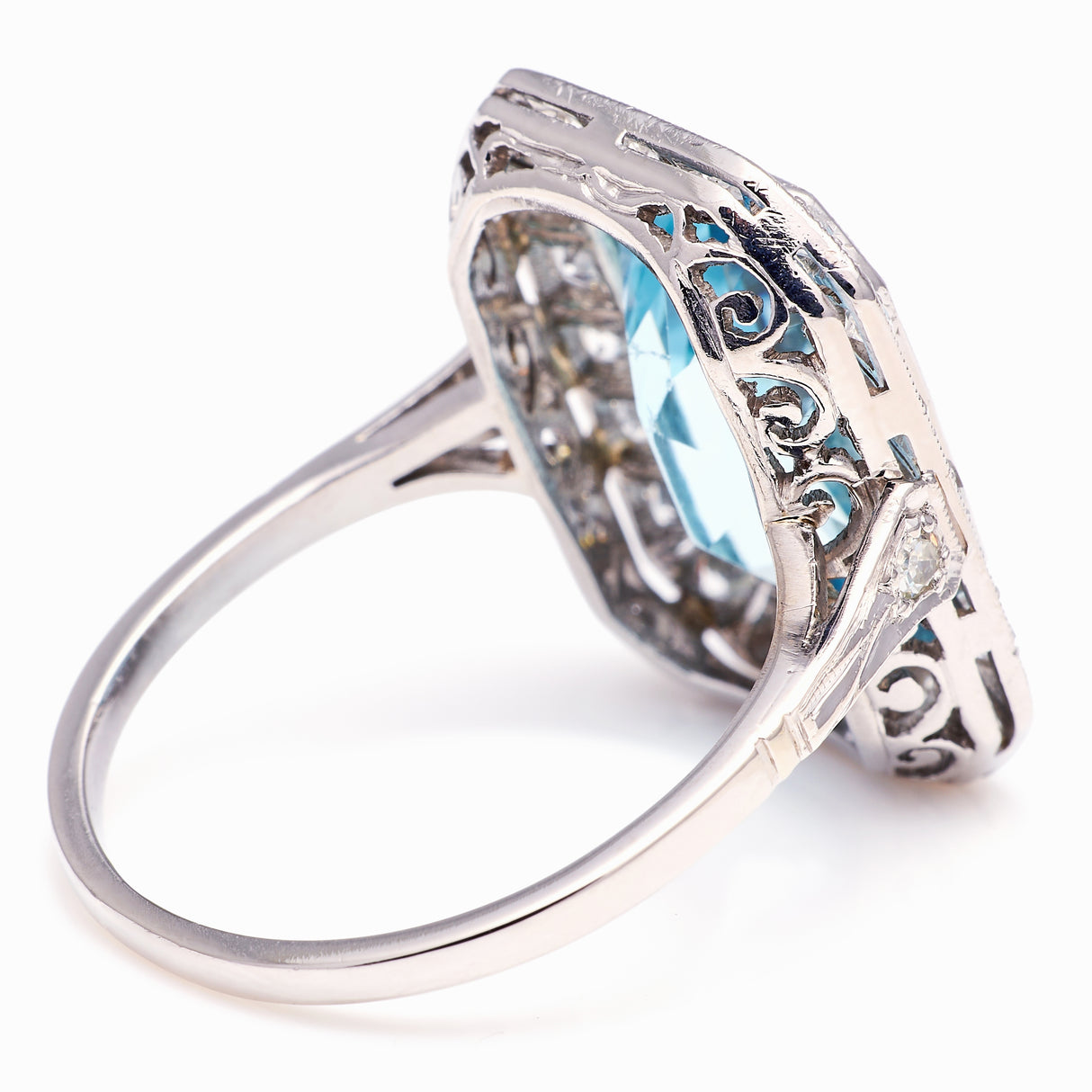 Art Deco aquamarine & diamond cluster ring