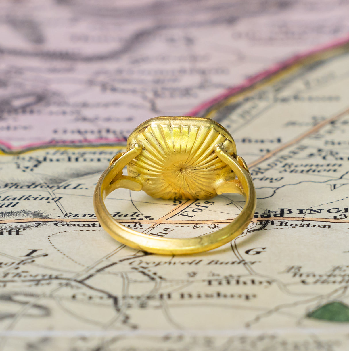 Antique, Georgian carved crest intaglio ring back
