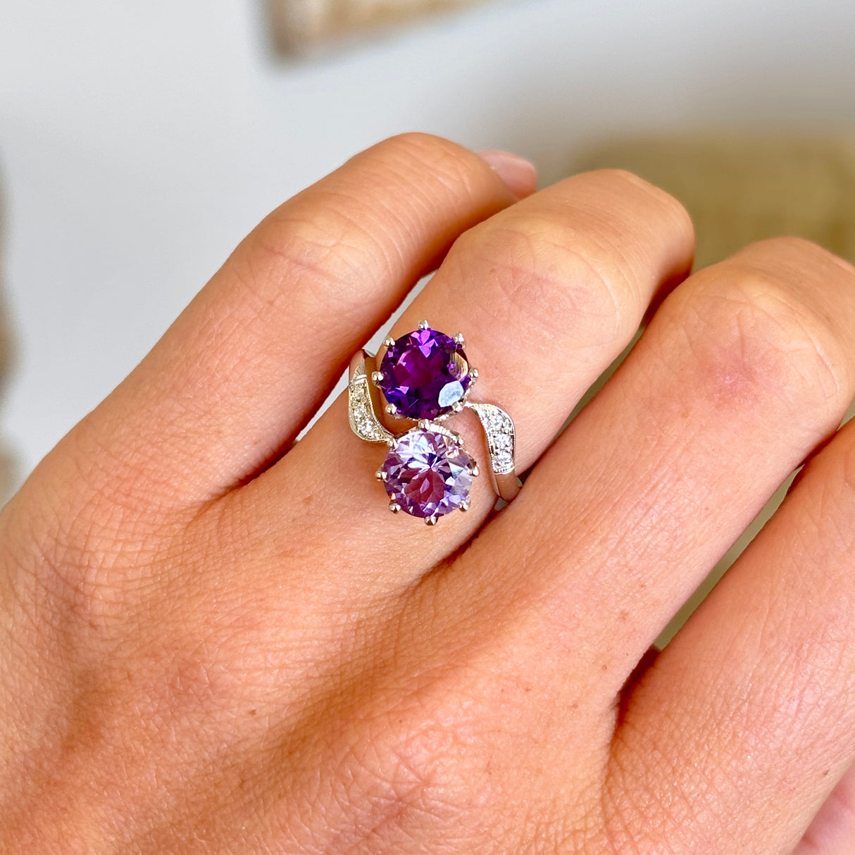 Contemporary amethyst toi et moi ring