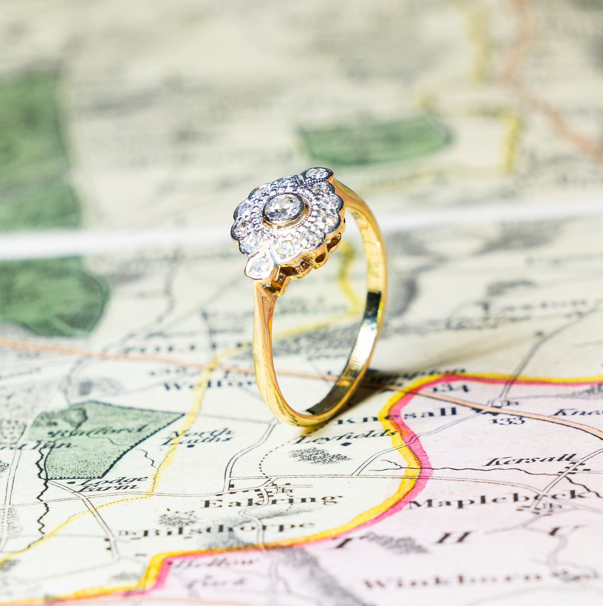 Antique, Belle Époque diamond cluster engagement ring, 18ct yellow gold and platinum side