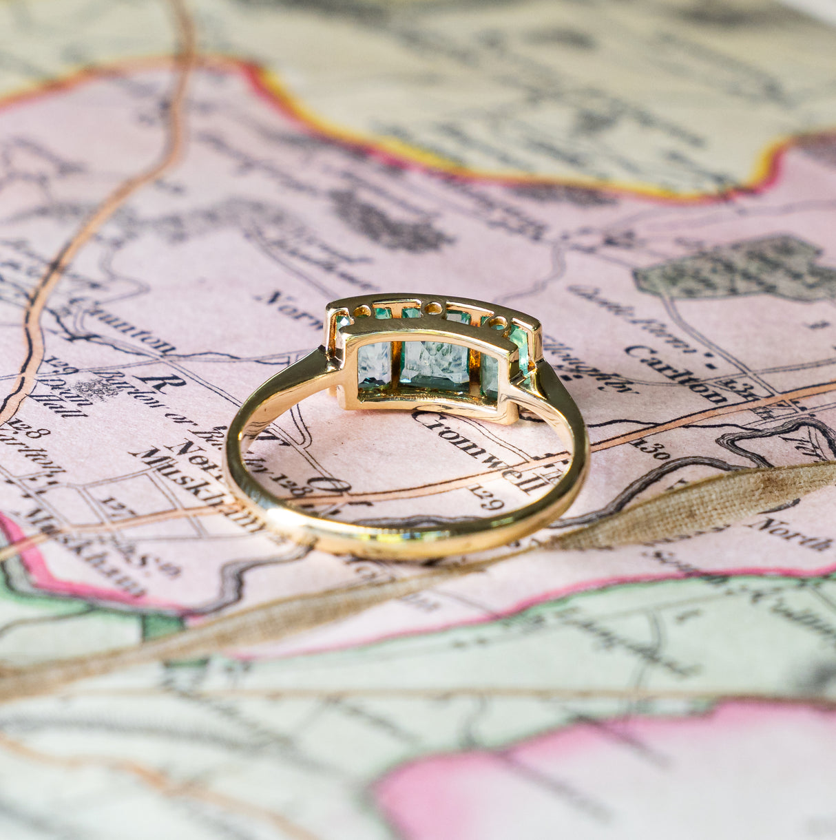 Vintage, 1930s three-stone emerald ring back