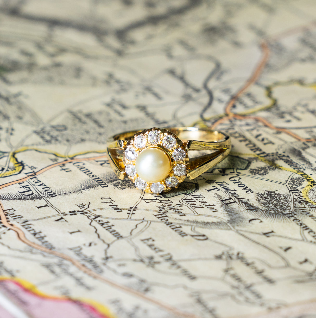 Vintage, 1980s pearl & diamond cluster ring front