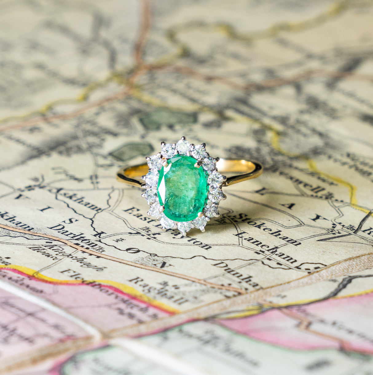 Vintage, 1990s emerald & diamond cluster ring front