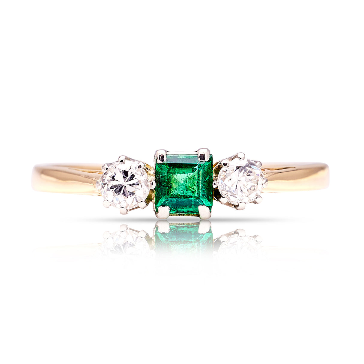 Antique, Edwardian emerald & diamond three-stone ring front