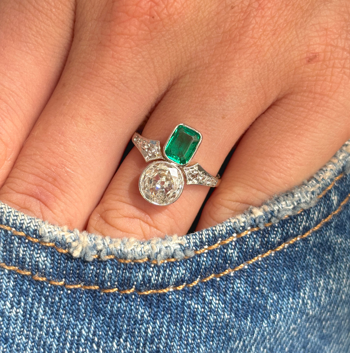 Antique, Edwardian emerald & diamond toi et moi ring