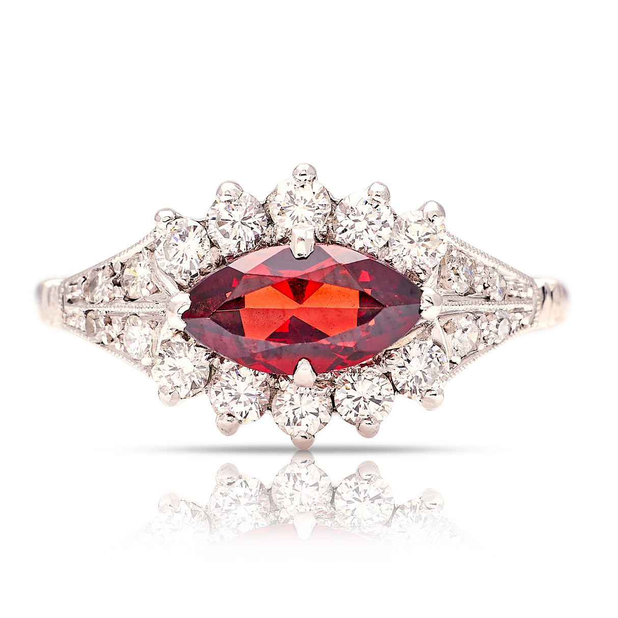 Vintage, 1940s garnet & diamond cluster ring