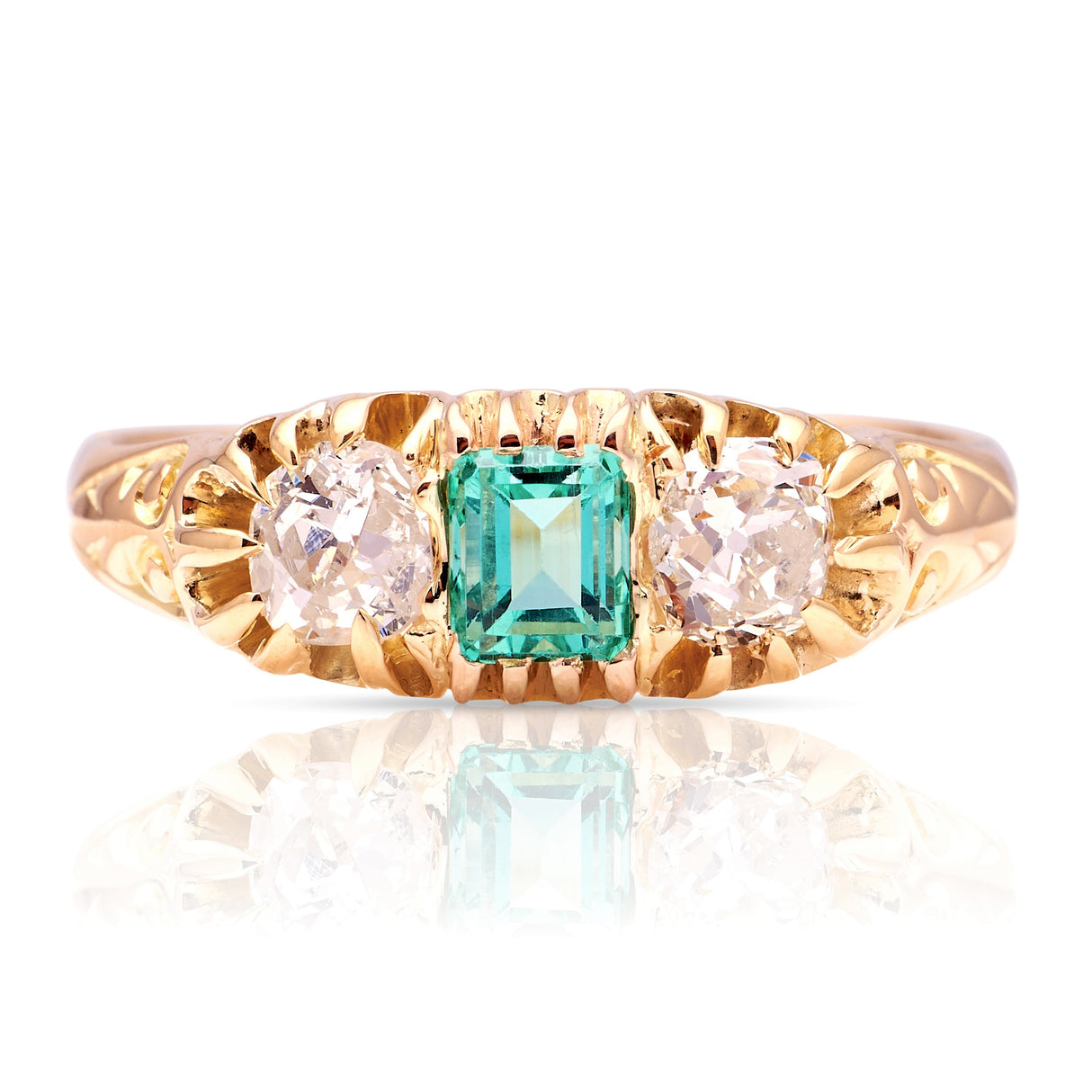 Antique, Edwardian emerald & diamond ring