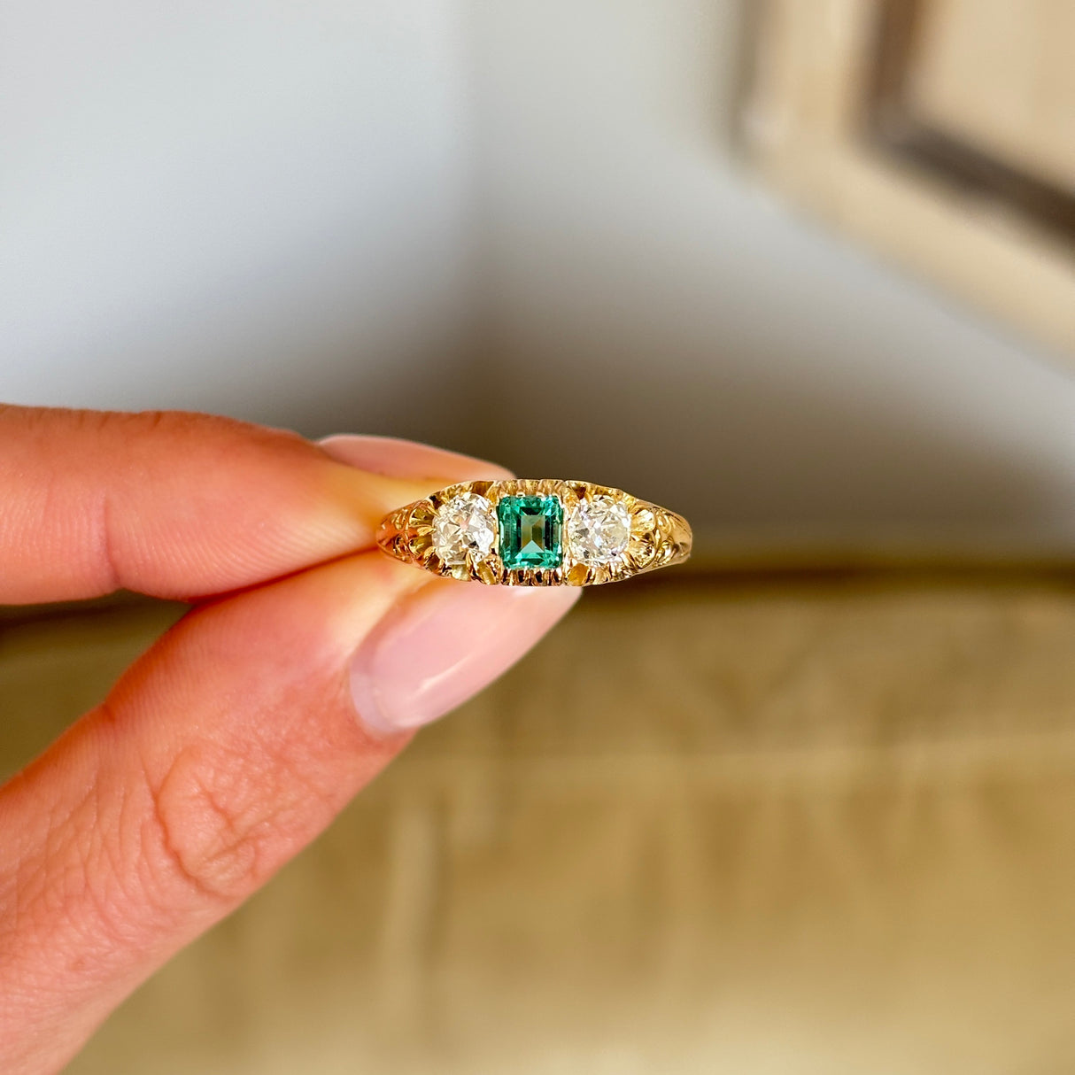 Antique, Edwardian emerald & diamond ring