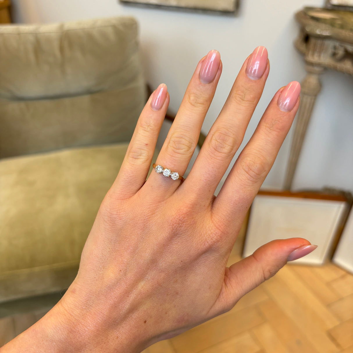 Vintage, 1980s three-stone diamond ring