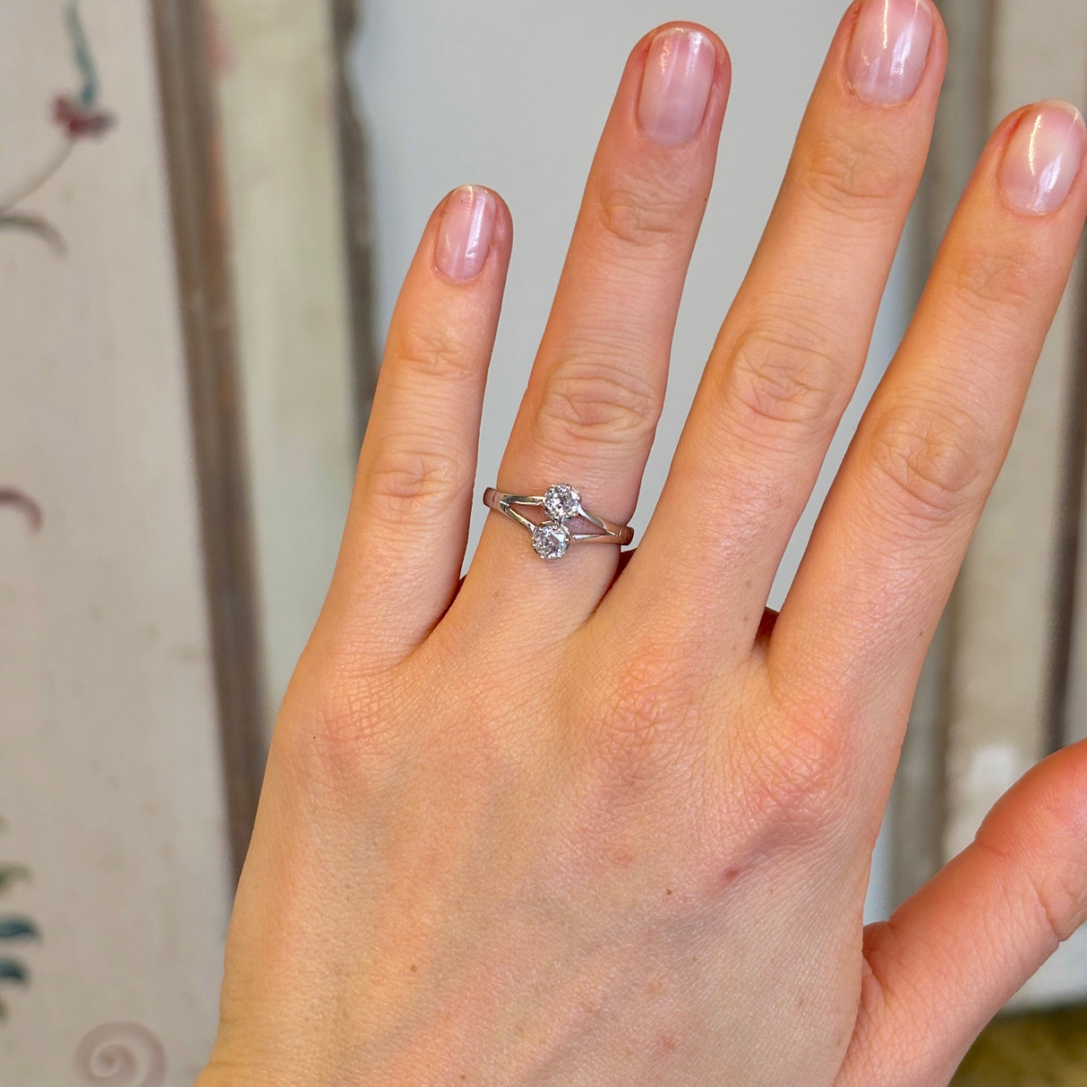 Vintage, Art Deco toi et moi diamond engagement ring