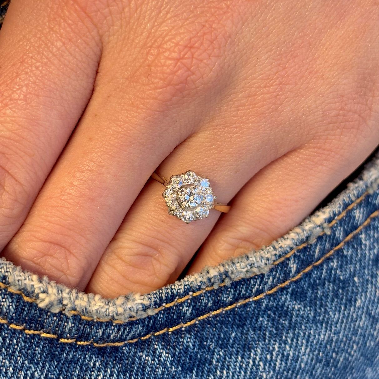 Vintage, Art Deco diamond daisy cluster ring