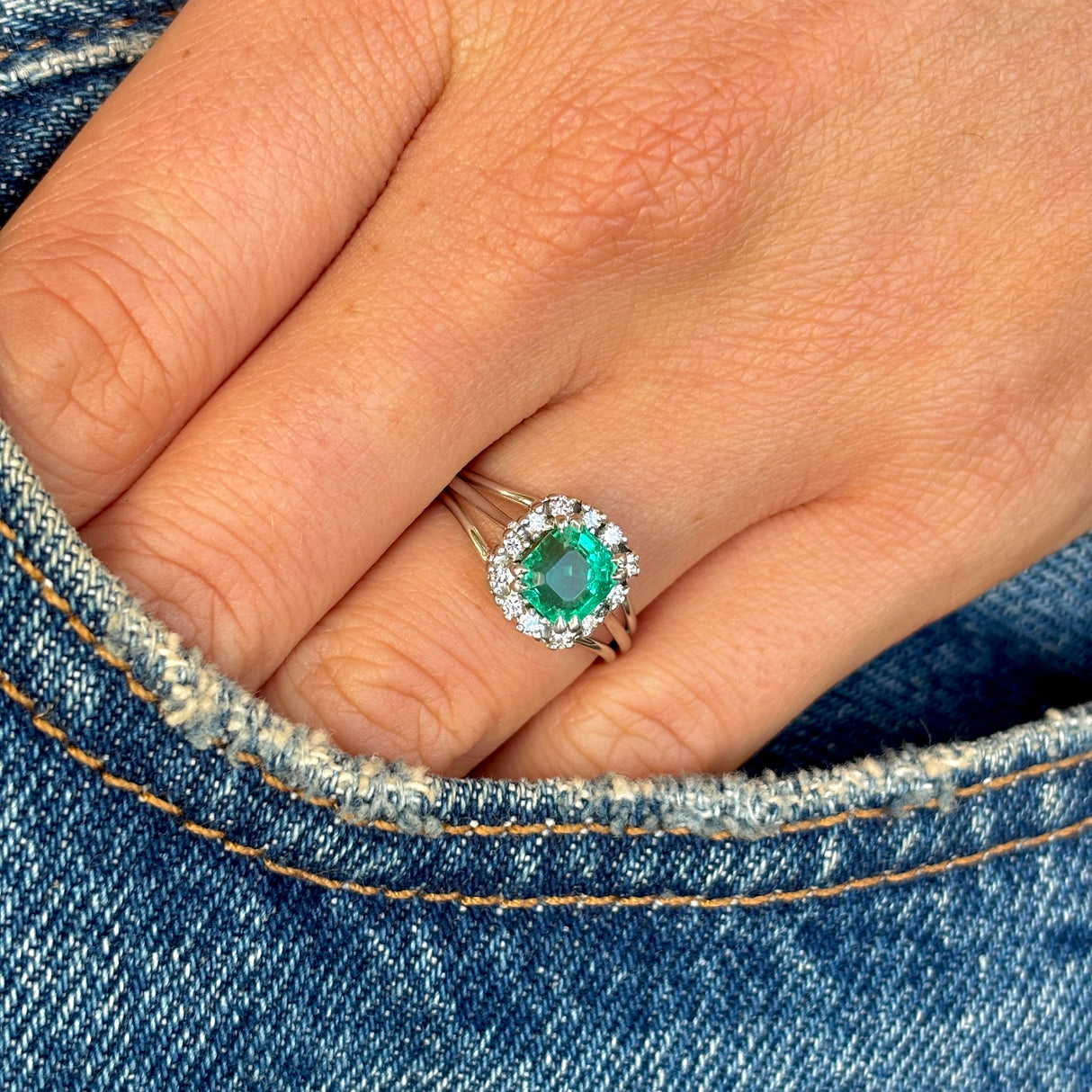Vintage, 1940s emerald & diamond cluster ring