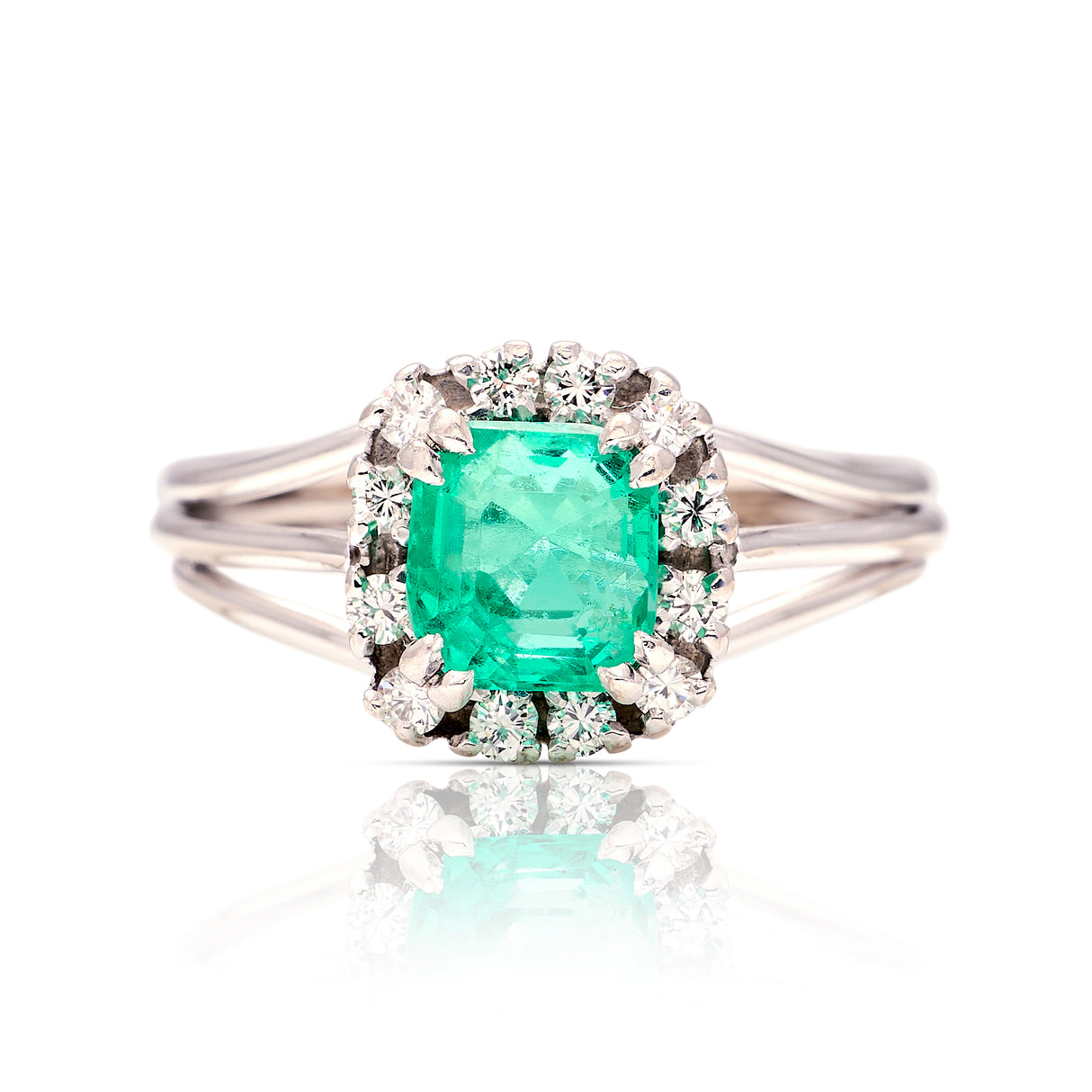 Vintage, 1940s emerald & diamond cluster ring