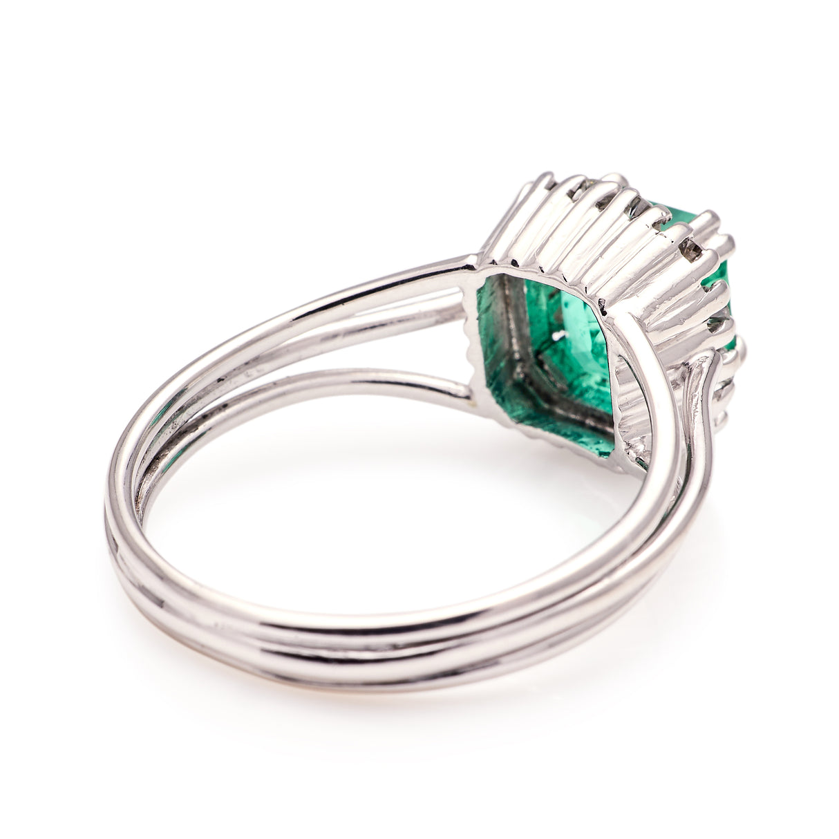 Vintage, 1940s emerald & diamond cluster ring
