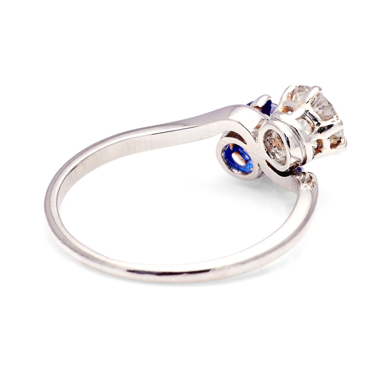 Vintage, Art Deco sapphire & diamond toi et moi ring