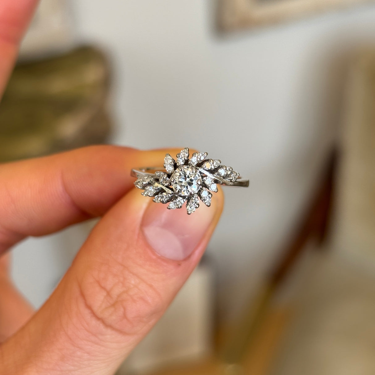 Vintage, 1950s diamond cluster ring