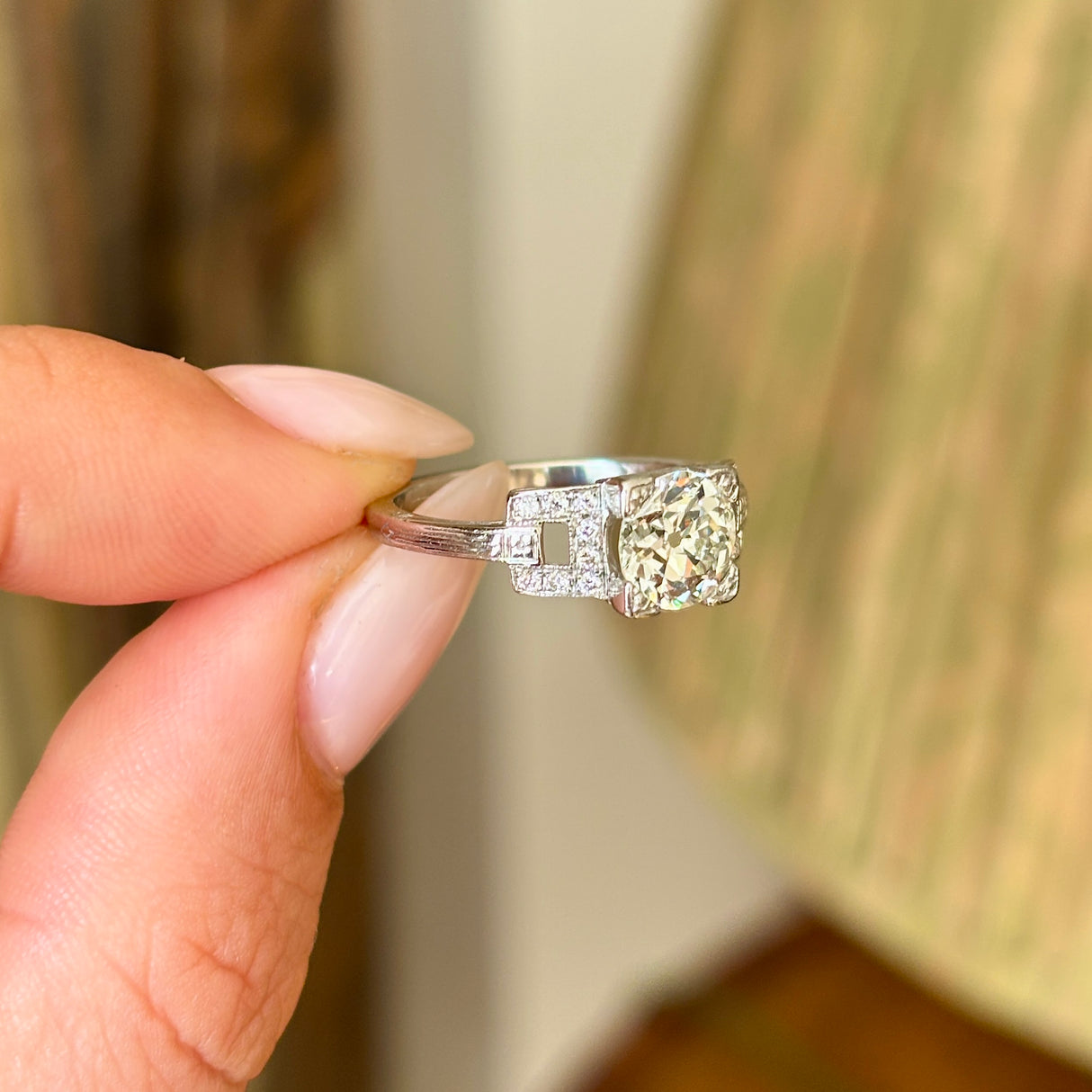 Vintage, Art Deco diamond engagement ring