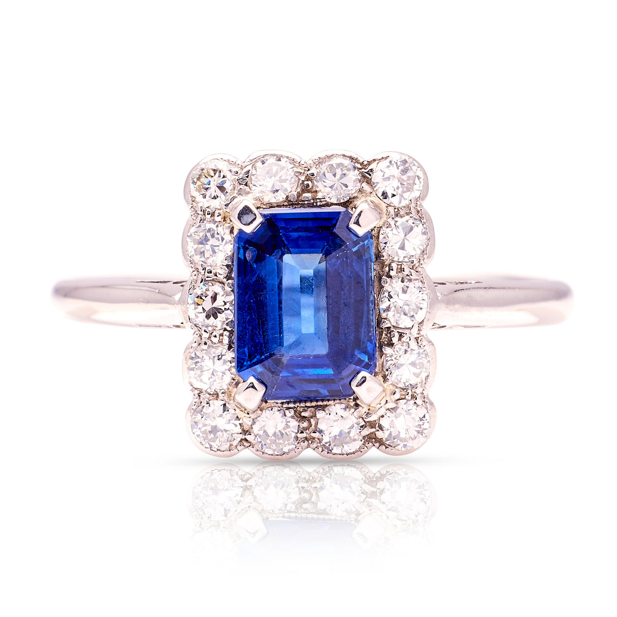 Vintage, 1940s sapphire & diamond ring