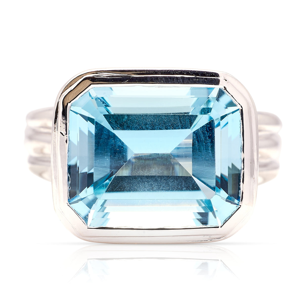 Contemporary, 2000s aquamarine single-stone ring