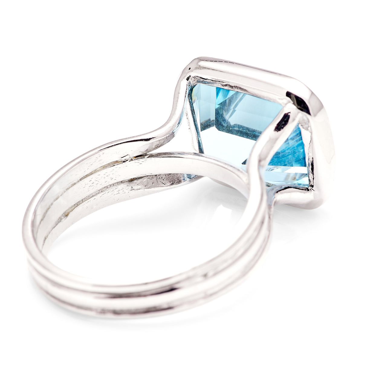 Contemporary, 2000s aquamarine single-stone ring