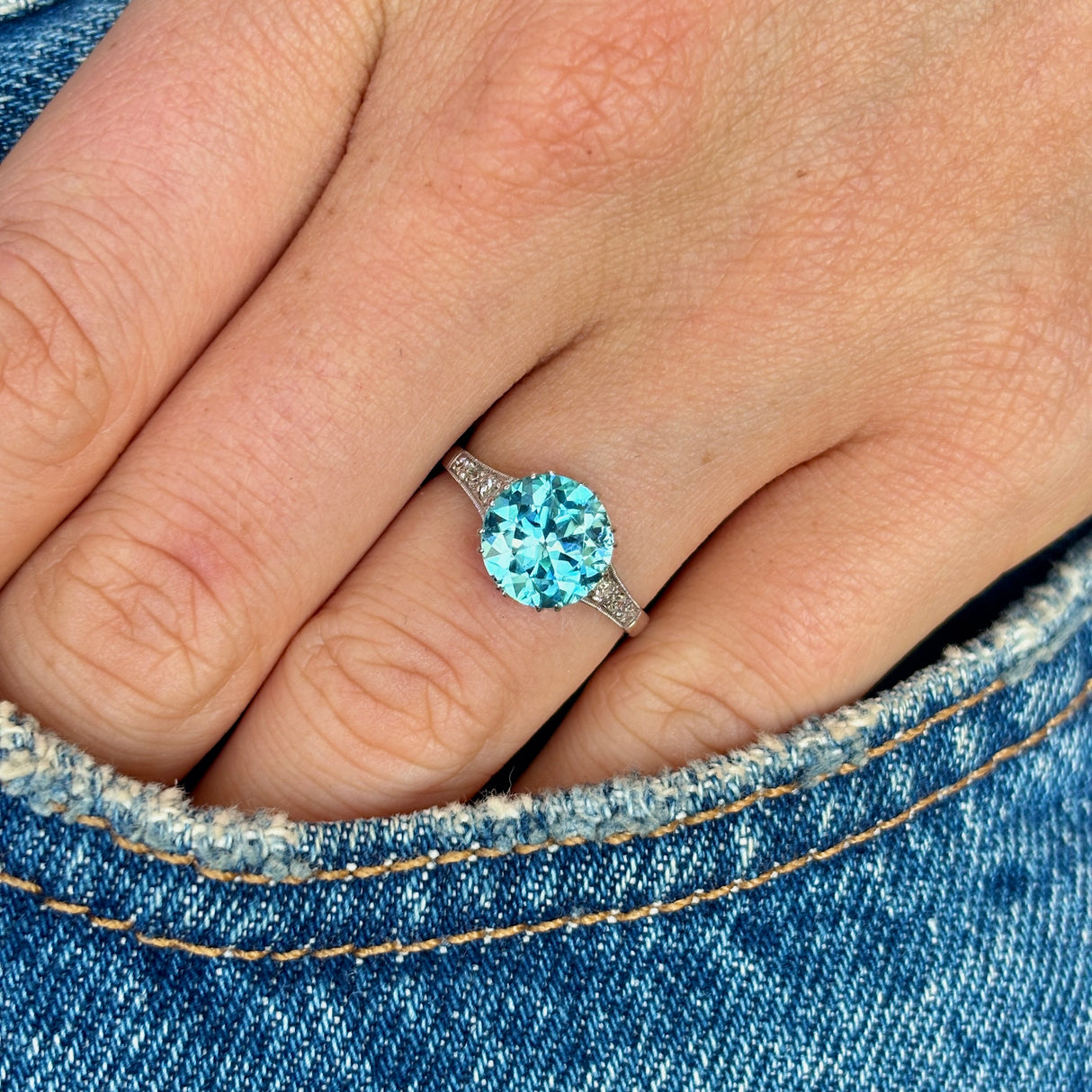 Antique, Edwardian zircon single-stone ring