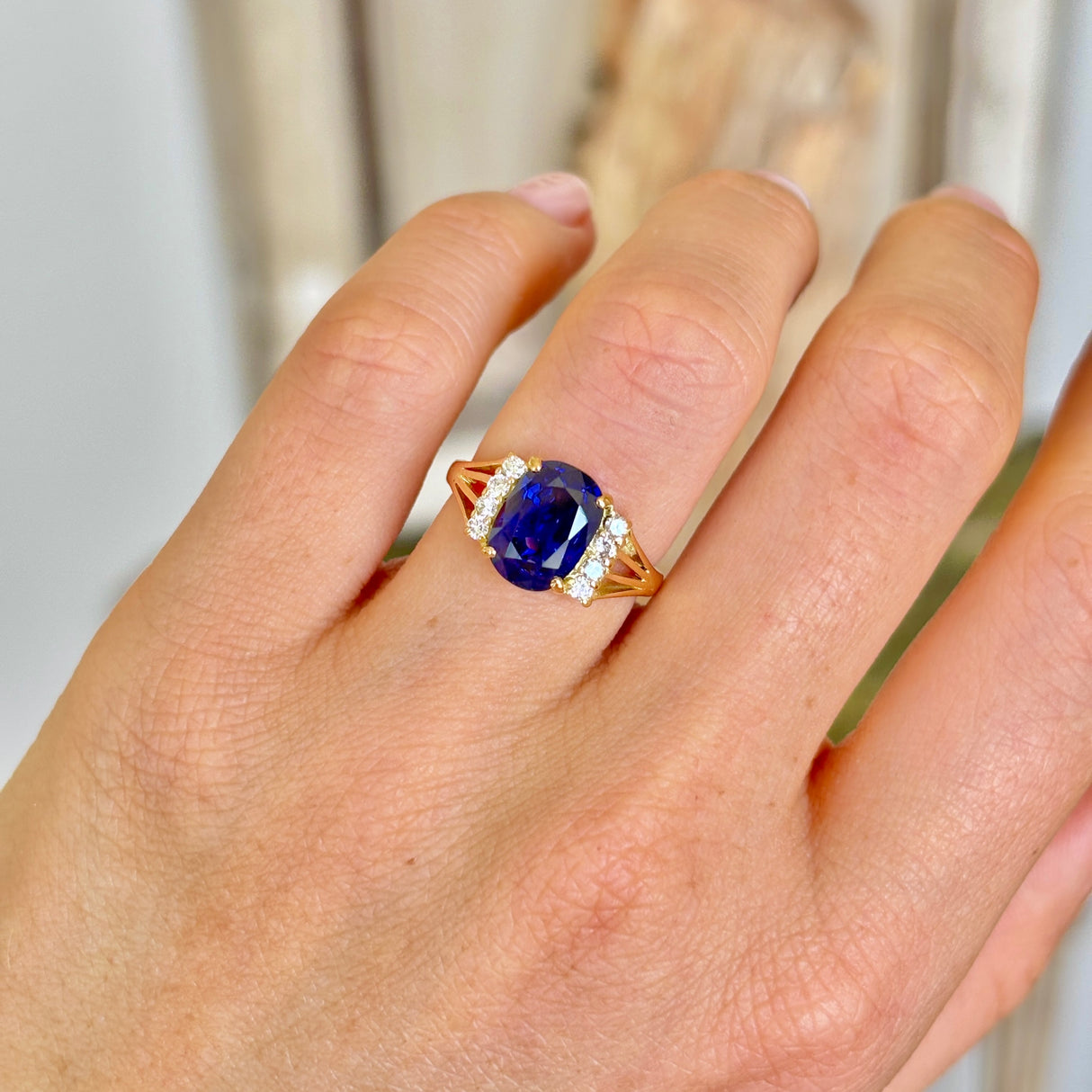 Vintage, 1970s 4ct sapphire & diamond ring
