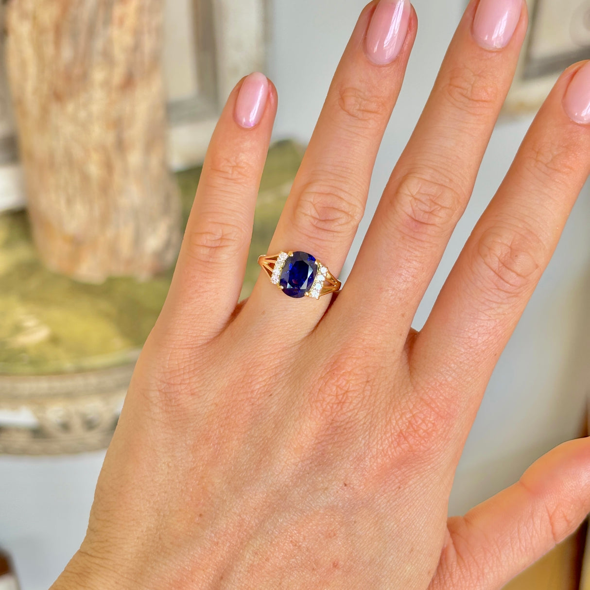 Vintage, 1970s 4ct sapphire & diamond ring