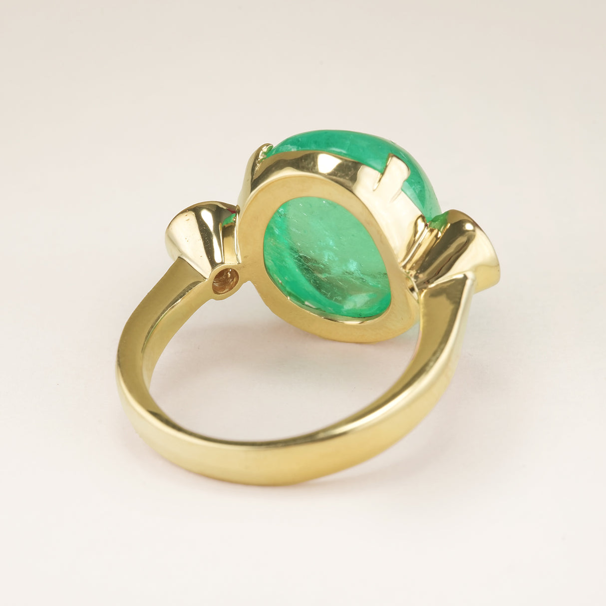 Vintage, 1980s 12ct cabochon emerald & diamond three-stone ring