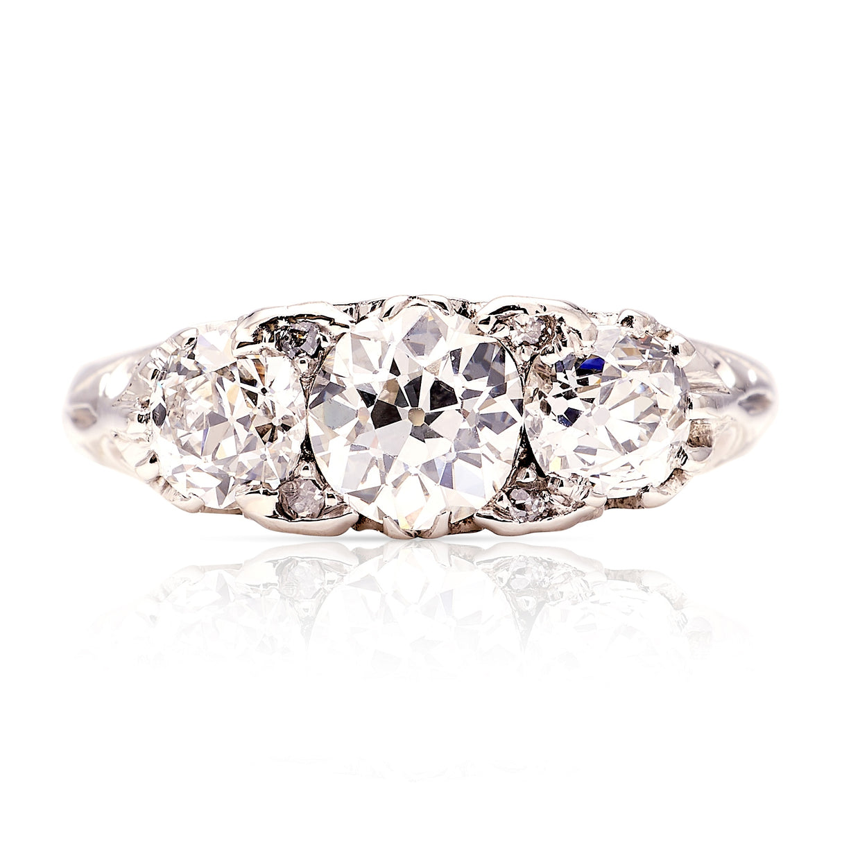 Antique, Edwardian three-stone diamond ring