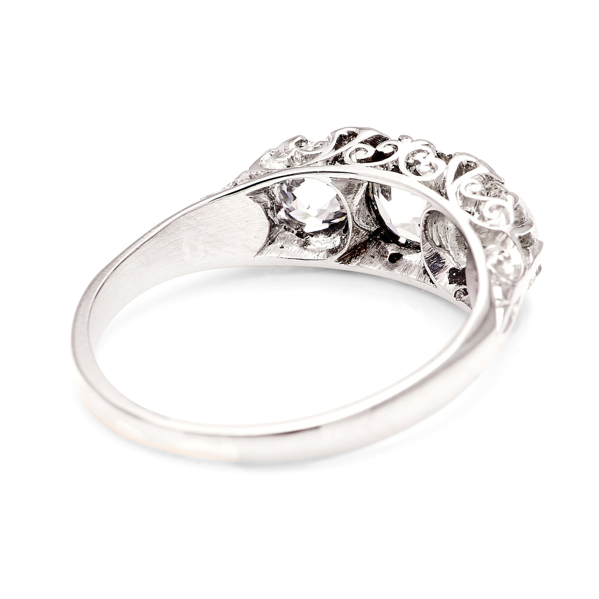 Antique, Edwardian three-stone diamond ring