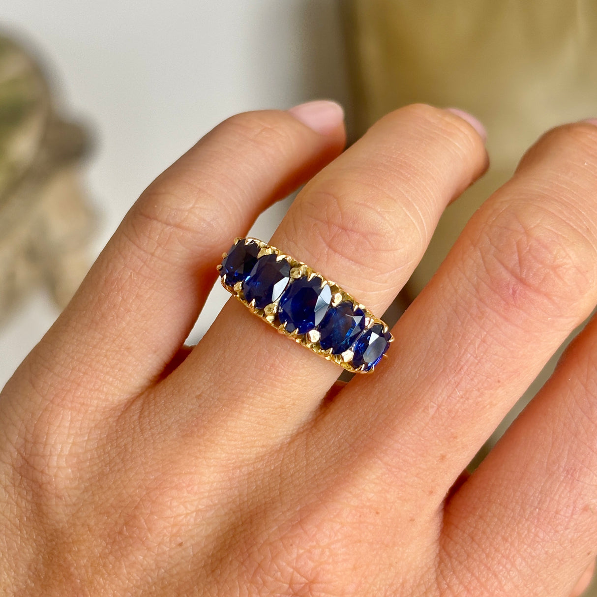 Antique, Victorian sapphire half-hoop ring