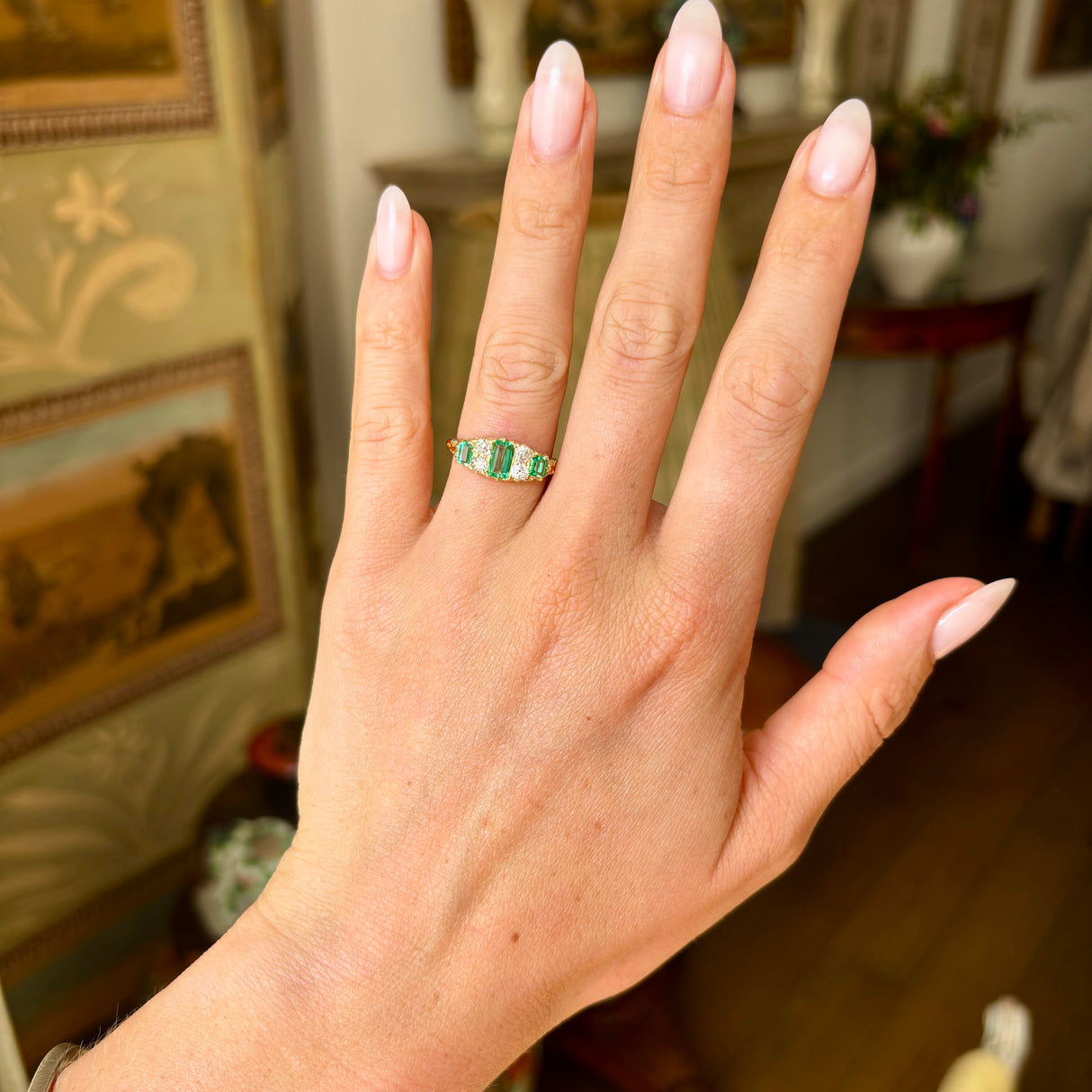 Antique, Edwardian emerald & diamond ring