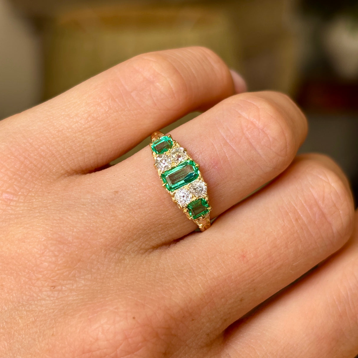 Antique, Edwardian emerald & diamond ring