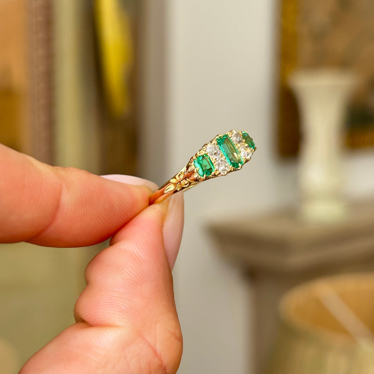 Antique, Edwardian emerald & diamond ring