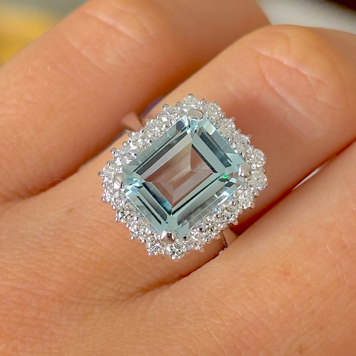 Vintage, 1960s aquamarine & diamond cluster ring