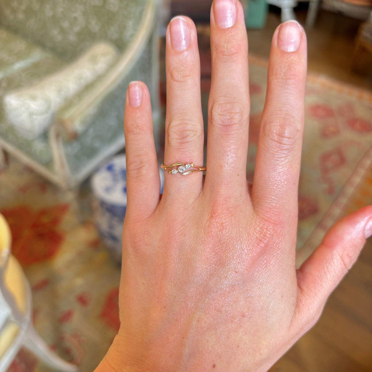 Vintage, 1940s three-stone diamond ring