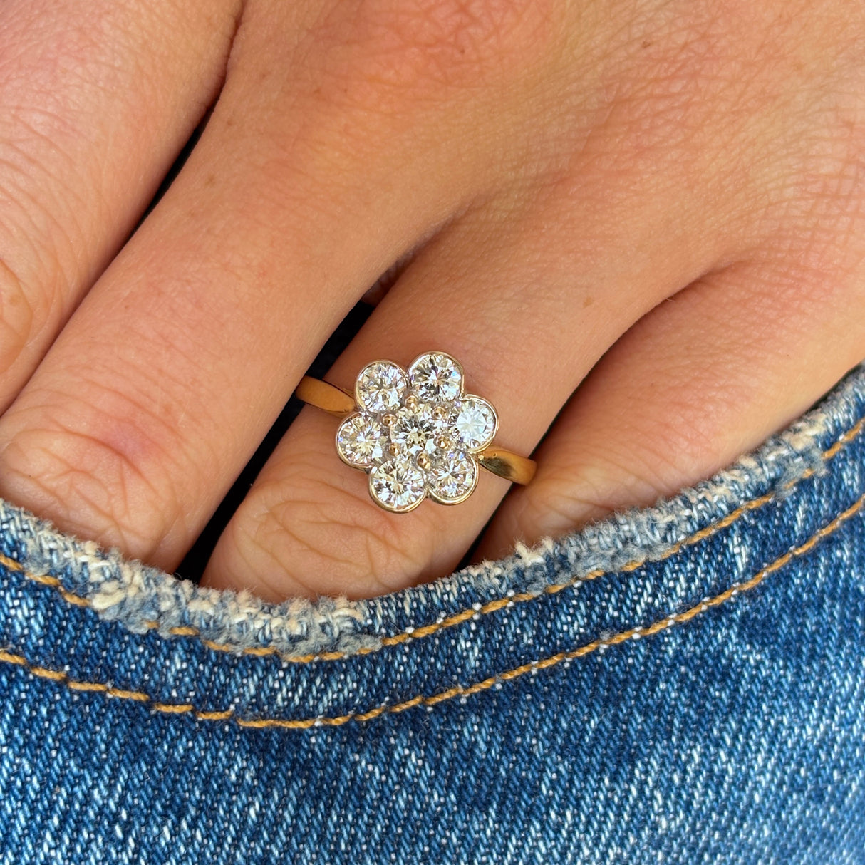 Vintage, 1990s diamond daisy cluster ring