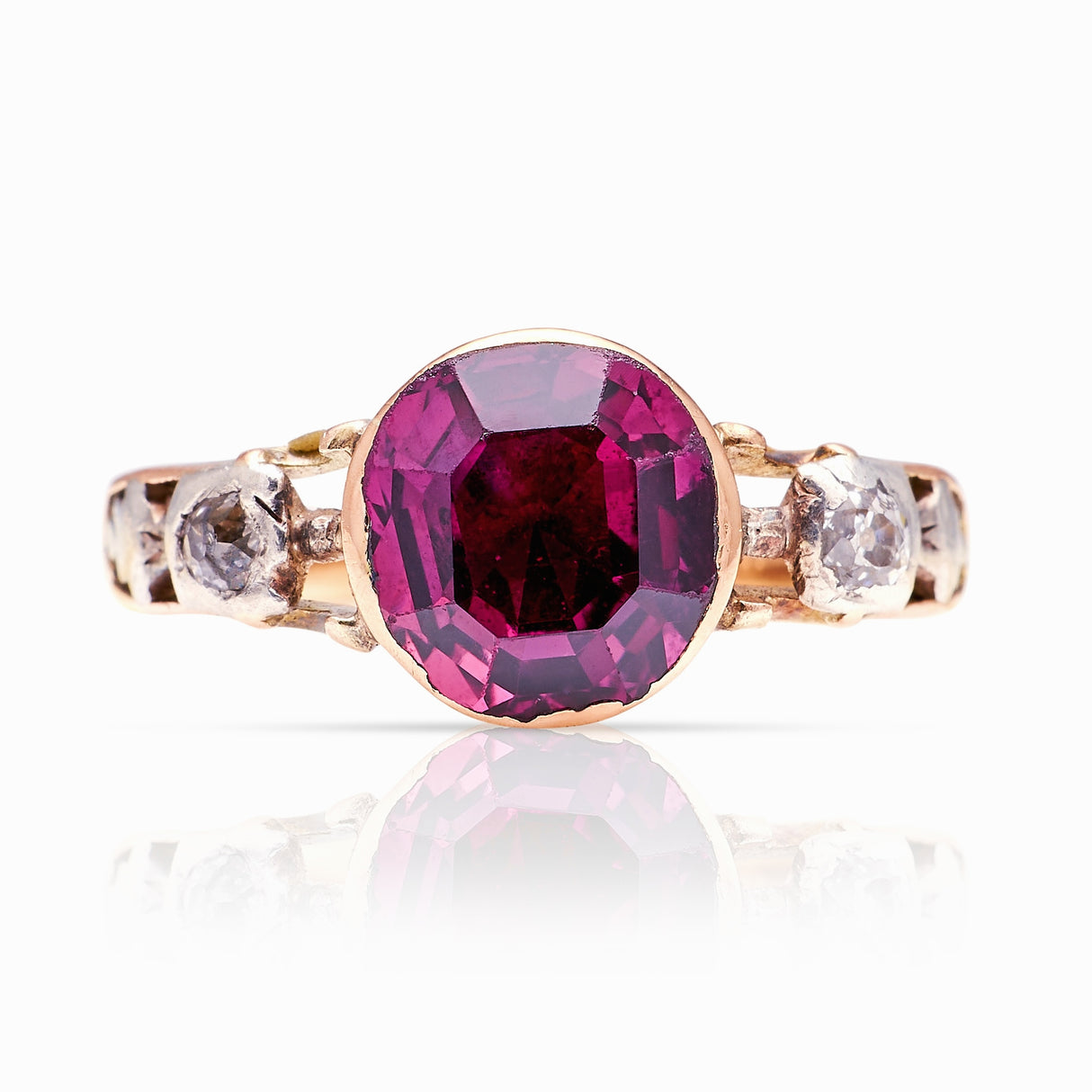Antique, Georgian garnet & diamond ring