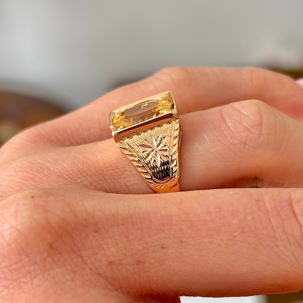 Antique, Late Victorian yellow sapphire signet ring