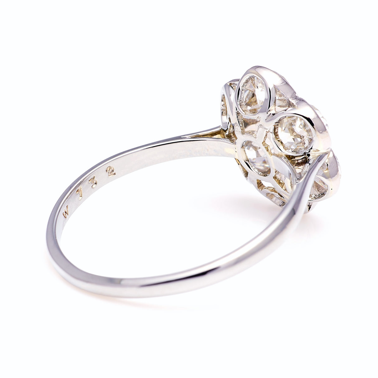 Vintage, 1930s diamond daisy cluster ring