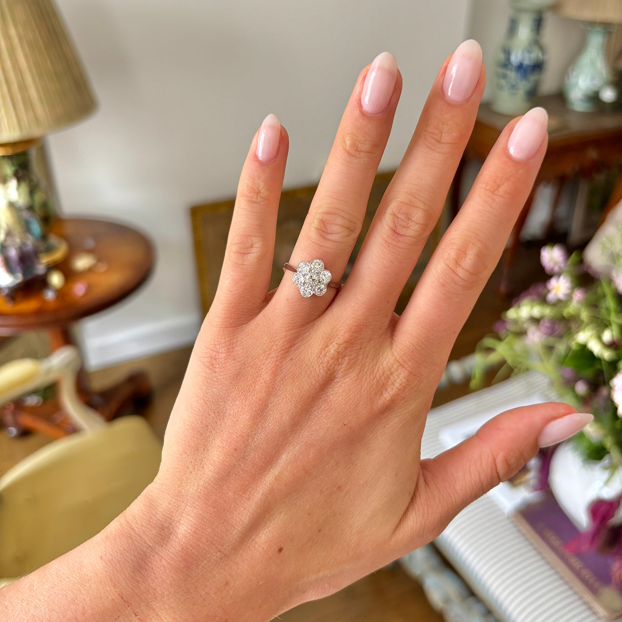 Vintage, 1930s diamond daisy cluster ring