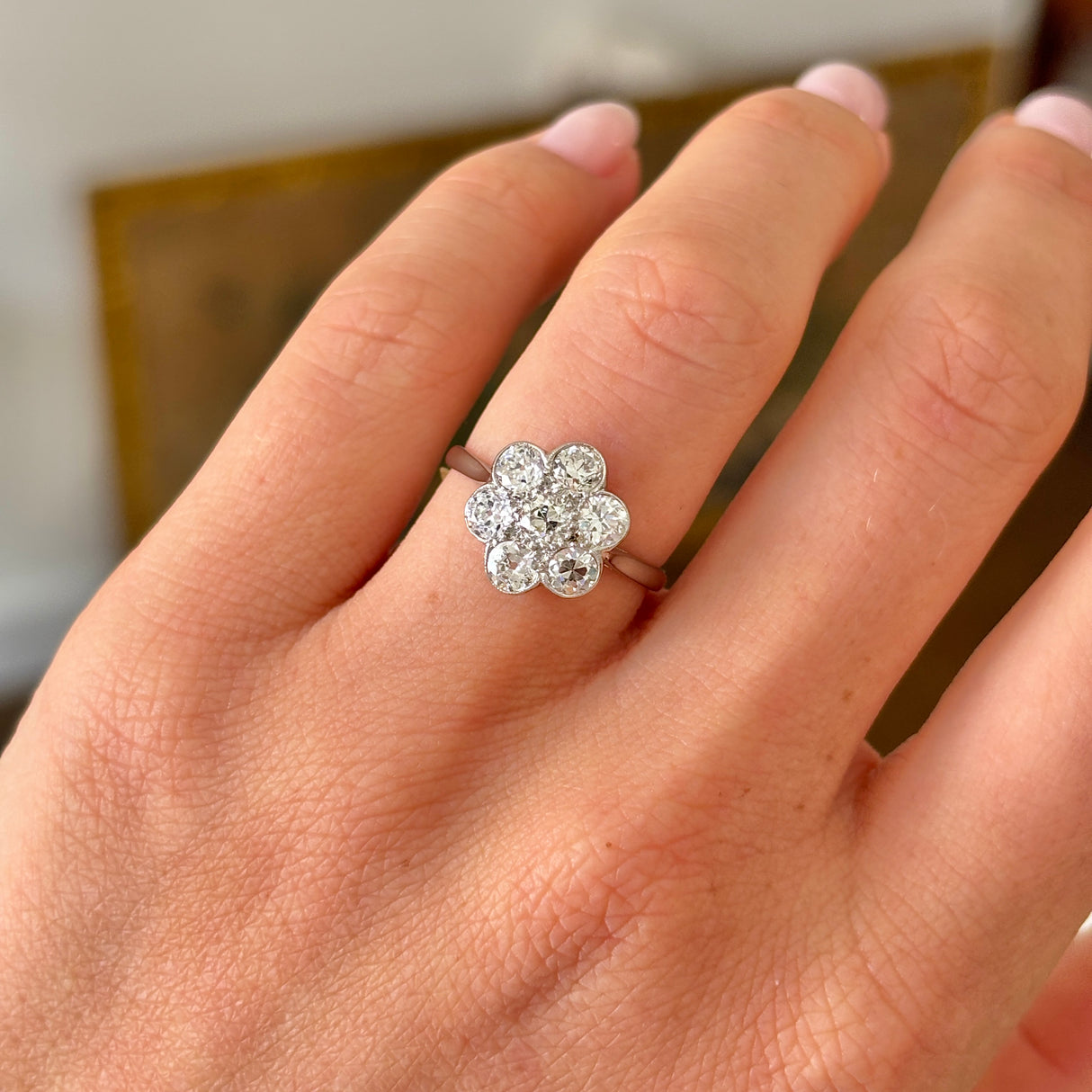 Vintage, 1930s diamond daisy cluster ring