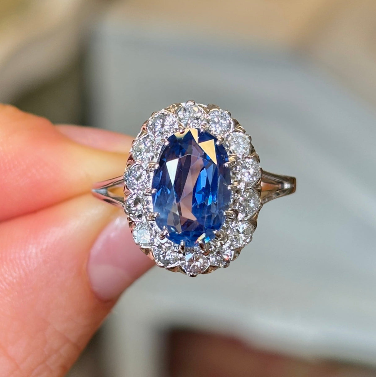 Vintage, 1940s Sri Lankan (Ceylon) sapphire & diamond cluster ring
