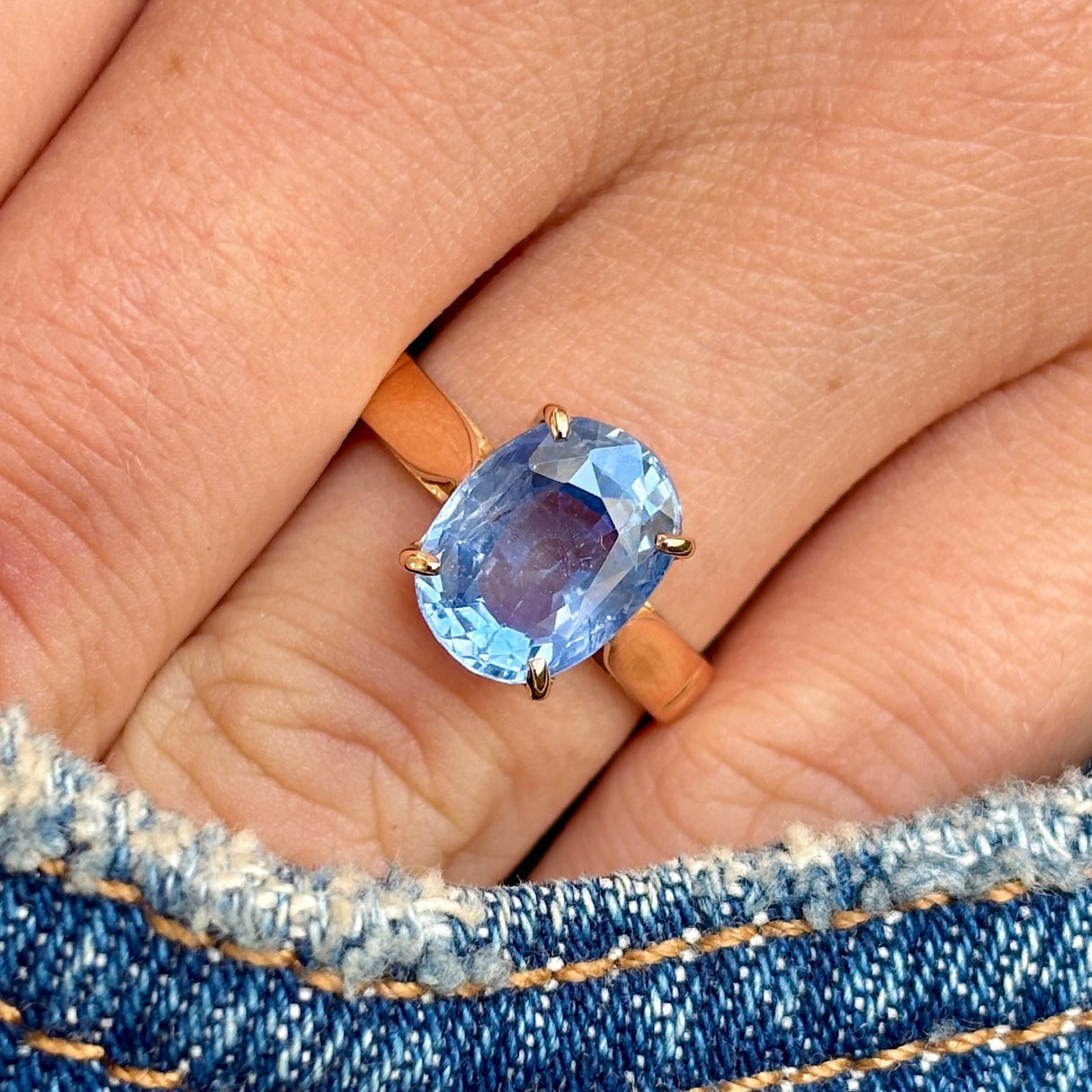 Vintage, 1980s cornflower-blue sapphire ring