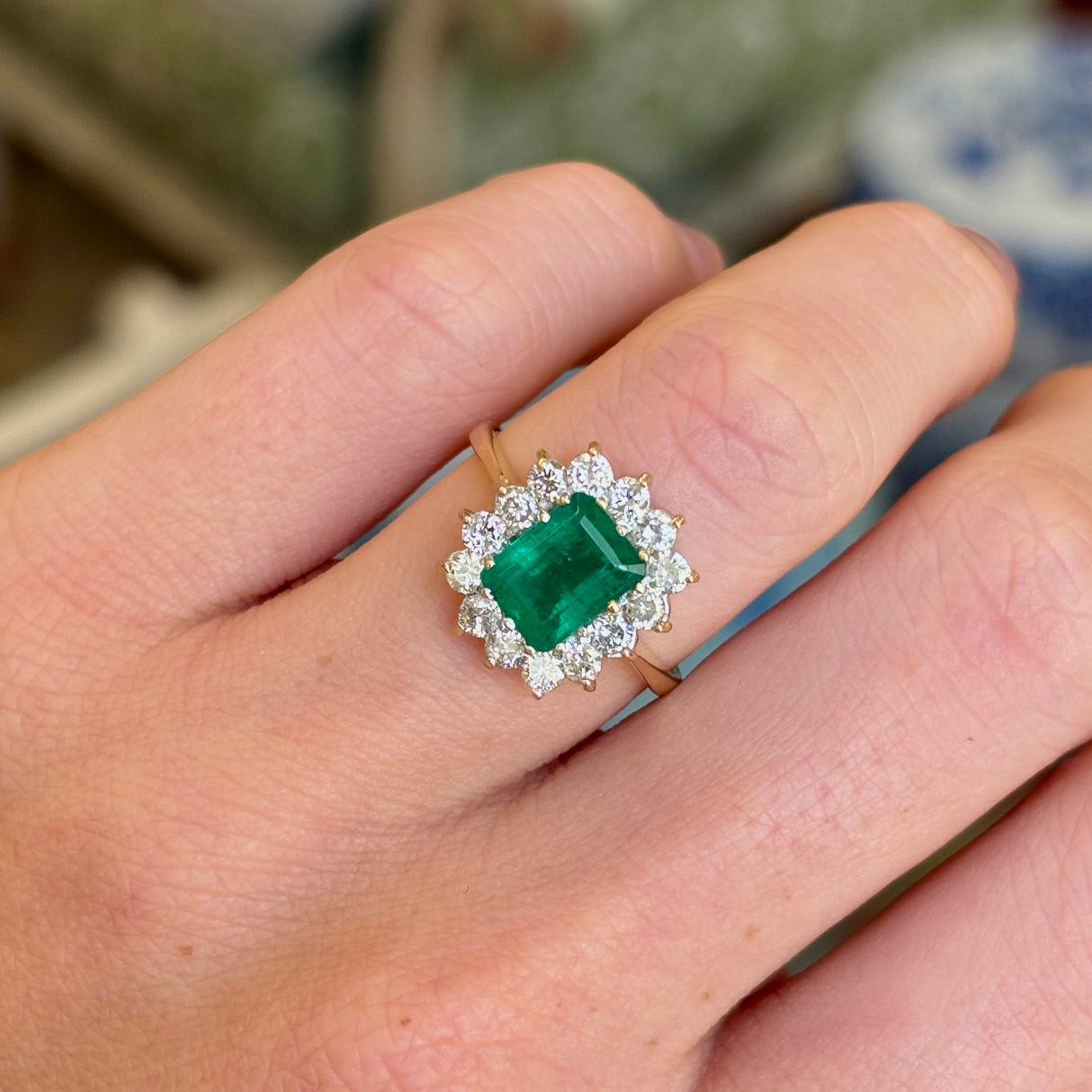 Vintage, 1970s emerald & diamond cluster ring
