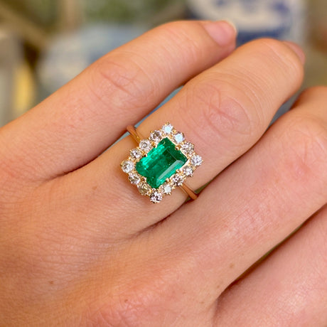 Vintage, 1940s emerald & diamond cluster ring