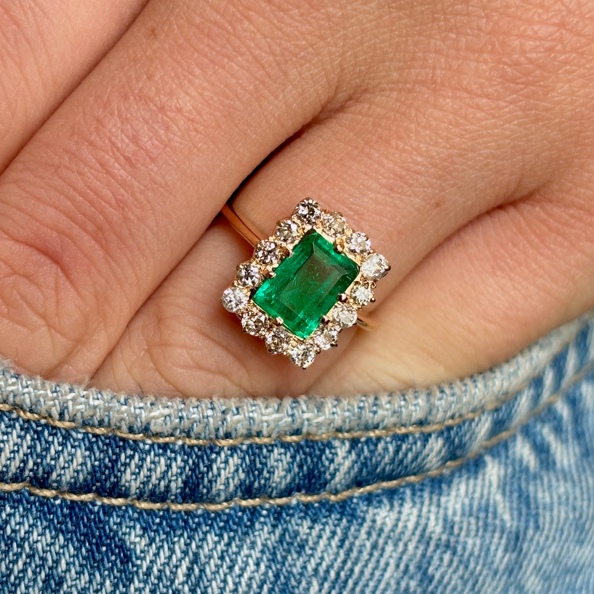 Vintage, 1940s emerald & diamond cluster ring