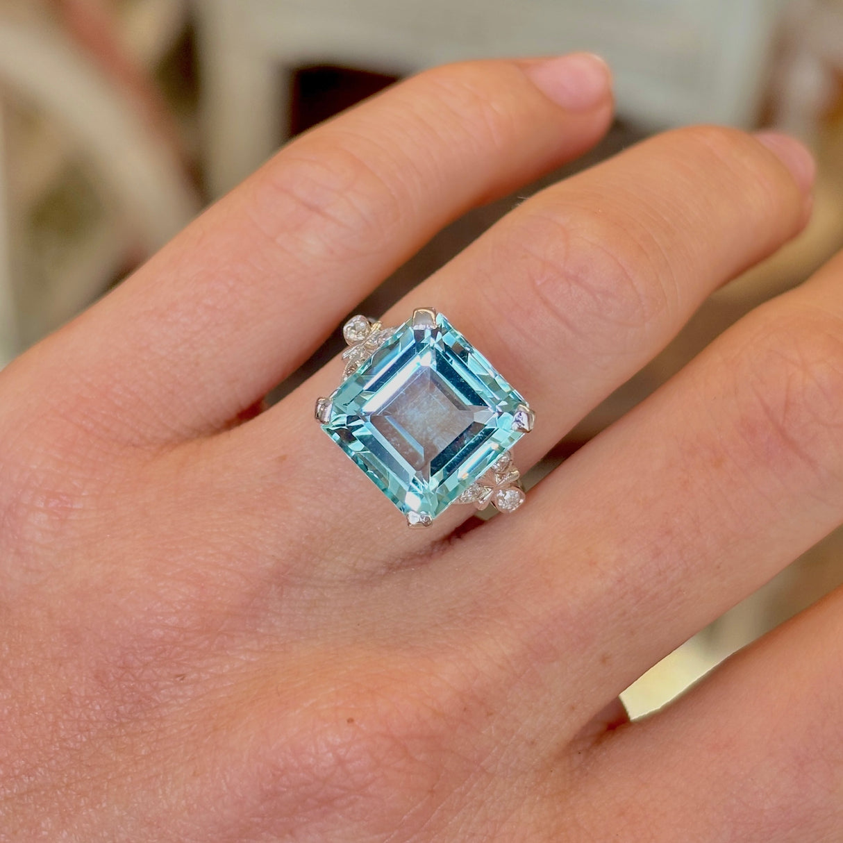 Vintage, Art Deco aquamarine & diamond cocktail ring
