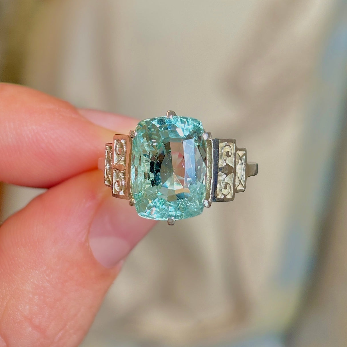 Vintage, 1920s sea green aquamarine cocktail ring