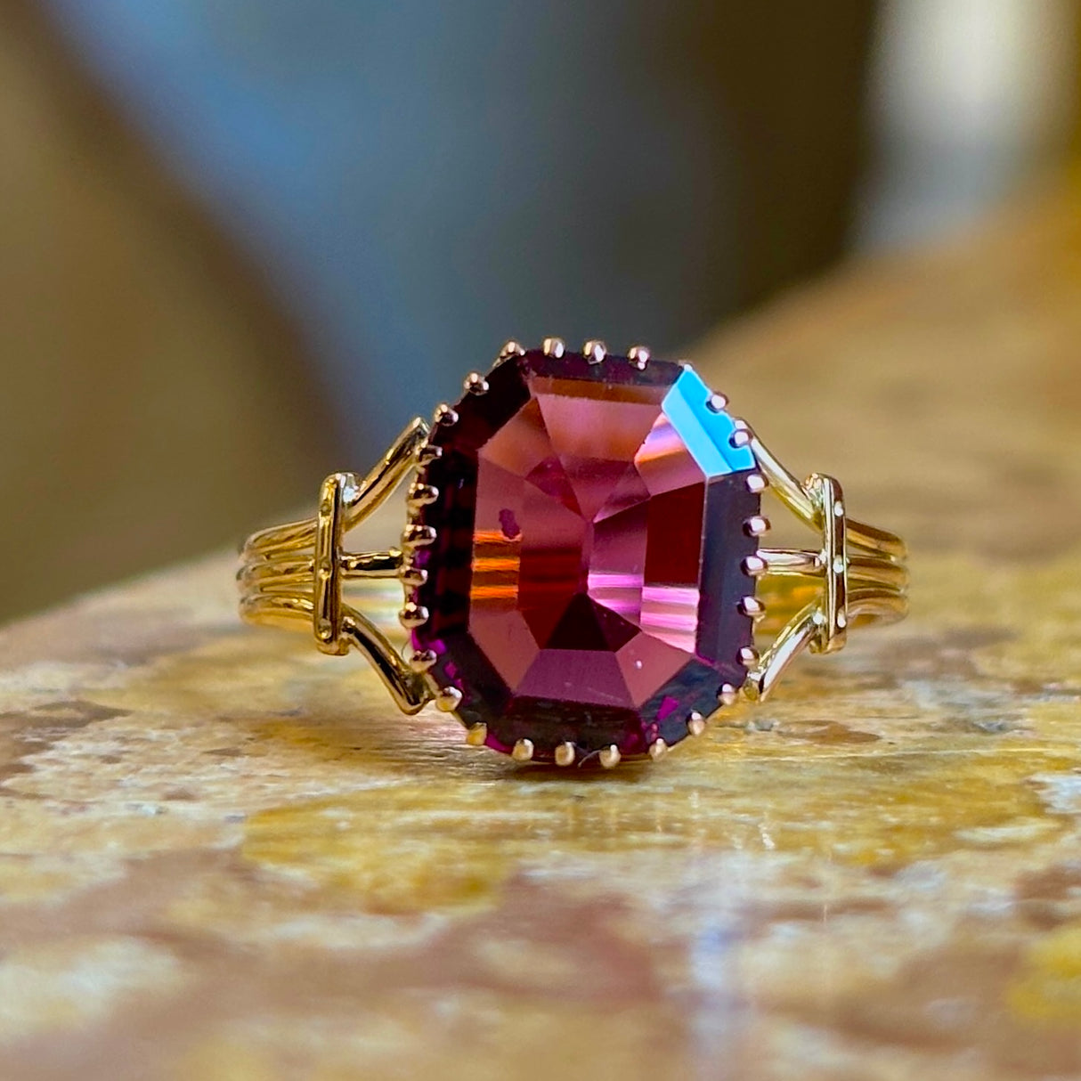 Antique, Victorian single stone garnet ring